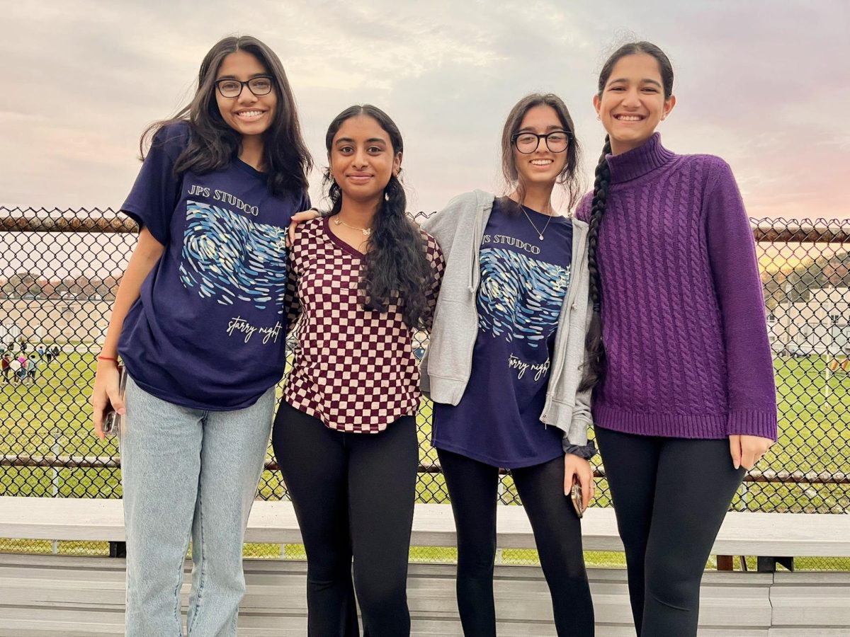 Senior Aditi Sandhir, Sujana Paladi, Anika Mehta, Eknoor Dhaliwal at the senior sunrise